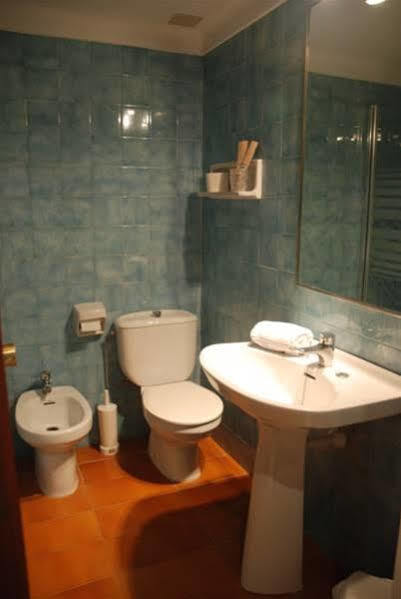 Hostal Torras Сант-Илари-Сакальм Экстерьер фото