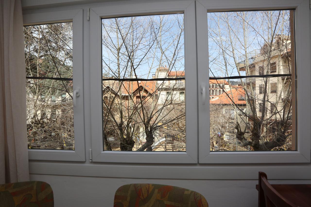 Hostal Torras Сант-Илари-Сакальм Экстерьер фото