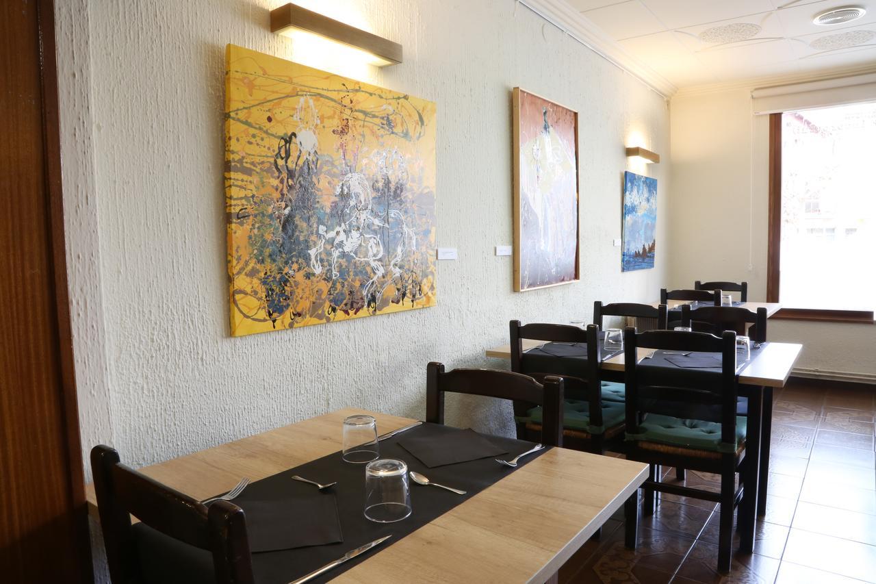 Hostal Torras Сант-Илари-Сакальм Экстерьер фото